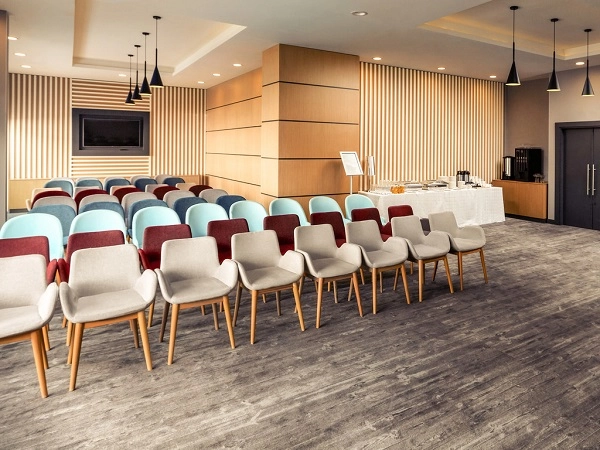 Отель Mercure Nizhny Novgorod Center в Нижнем Новгороде: конференс-зал, люкс, парковка, бизнес-центр, Тренажерный зал, Отель,