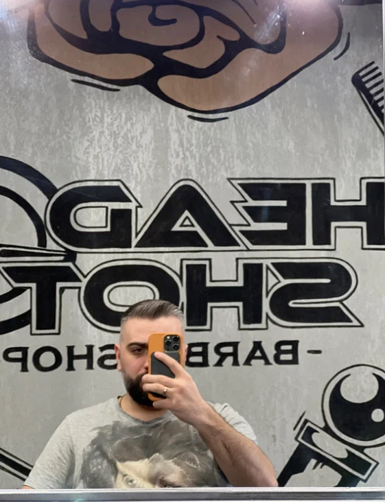 Барбершоп HEADSHOT в Москве: Стрижка, Борода, Камуфляж седины, Воск,