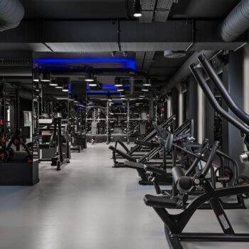 Фитнес-клуб Emerald Gym в Геленджике: Аэробика, Следить за здоровьем, Для Всей Семьи, Спорт-Бар, Бассейн,