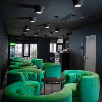 Фитнес-клуб Emerald Gym в Геленджике: Аэробика, Следить за здоровьем, Для Всей Семьи, Спорт-Бар, Бассейн,