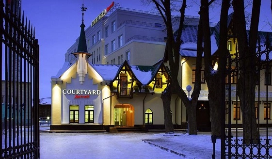 Отель Courtyard в Нижнем Новгороде: лобби-бар, парковка, Ресторан, Тренажерный зал, Чилим, Отель,