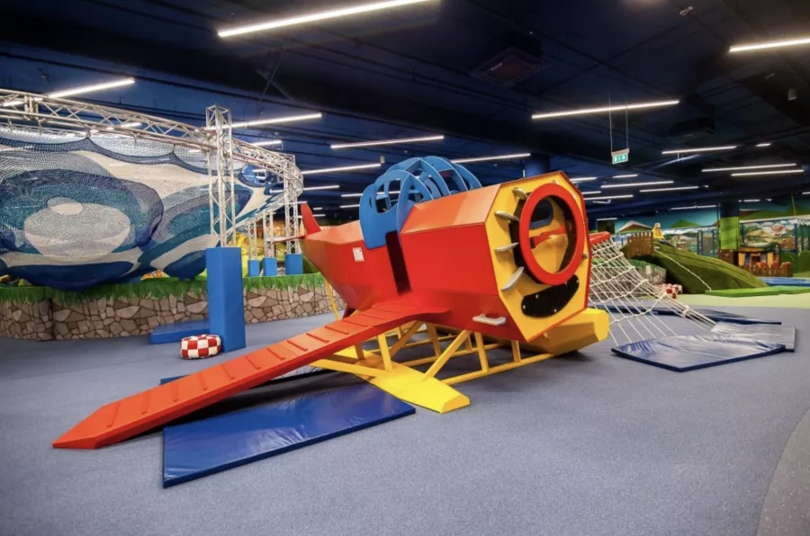 Парк развлечений Zамания в Москве: Праздник, Игры,