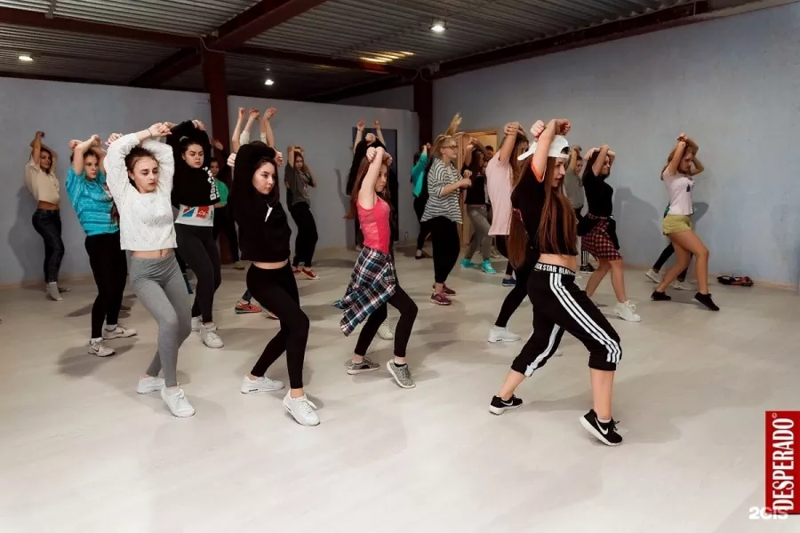 Школа танцев Racurs dance studio в Анапе: Джаз, Танго, Фламенко, Хореография, Реггетон, Акрабатика,