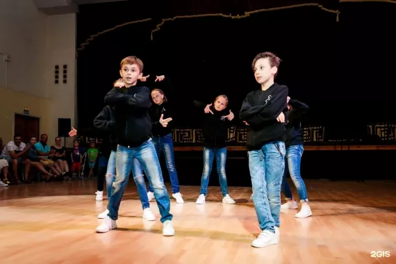 Школа танцев "Racurs dance studio"