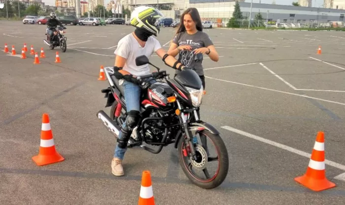 Мотошколы "MotoAcademy".
