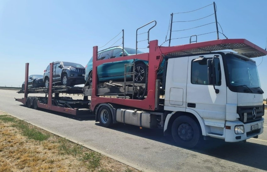 Компания по перевозке автомобилей автовозами Тандем трэк в Москве: Междугородные автогрузоперевозки, Экспедирование грузов, Эвакуация автомобилей, Железнодорожные грузоперевозки,