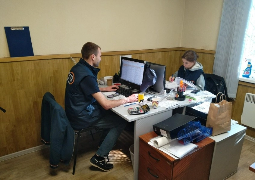 Компания по перевозке автомобилей автовозами Тандем трэк в Москве: Междугородные автогрузоперевозки, Экспедирование грузов, Эвакуация автомобилей, Железнодорожные грузоперевозки,