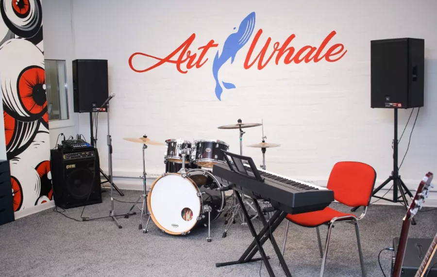 Музыкальная школа для взрослых и детей ArtWhale в Москве: Вокал, Барабаны, Электрогитара, Фортепиано,