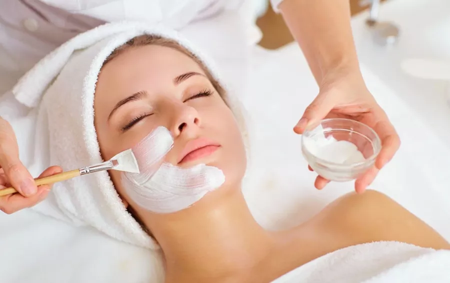 Салон красоты Beauty studio Elena Khachatryan в Москве: Ногти, Маникюр, Брови, Макияж, Косметология, Пилинг, Депиляция,