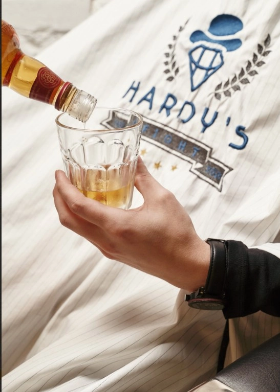 Барбершоп Hardy`s в Санкт-Петербурге: Барбершоп, Прическа, Мужской маникюр,