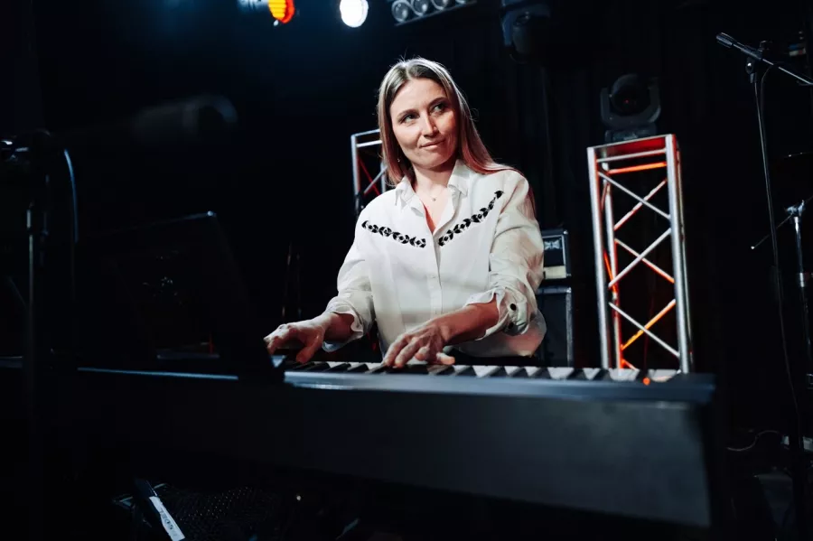Музыкальная школа Культура Звука в Краснодаре: Музыкальная школа, Музыкальное образование, Обучение вокалу, Обучение игре на иструментах, Гитара, Фортепиано, Скрипка, Барабаны, Диджеинг,
