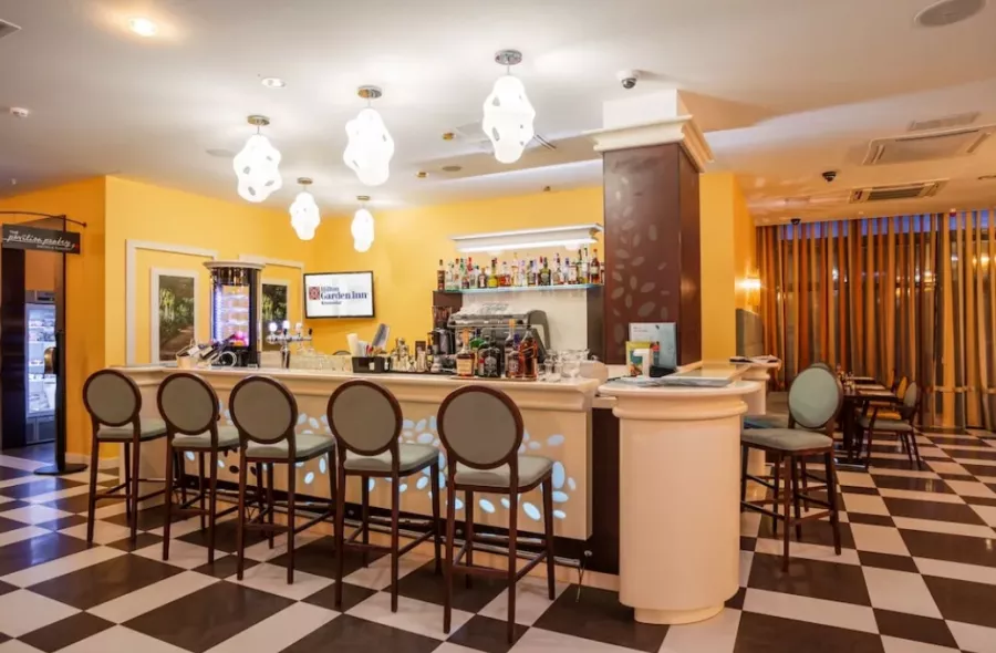 Отель Hilton Garden Inn Krasnodar 4* в Краснодаре: Отель, Номера, СПА-центр, Ресторан, Завтраки, Конференц-зал, Центр города,