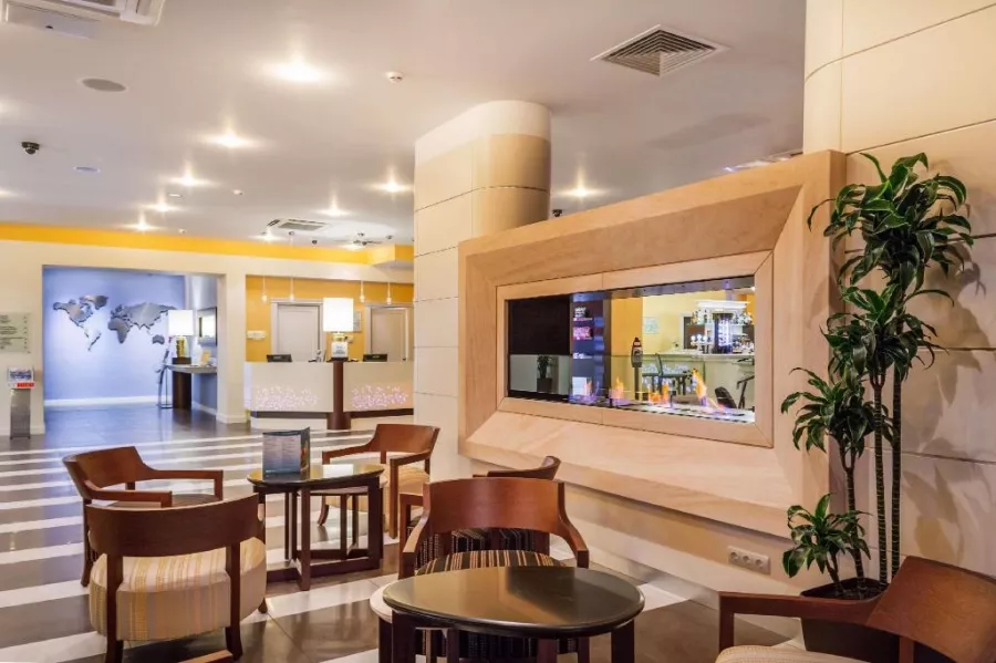 Отель Hilton Garden Inn Krasnodar 4* в Краснодаре: Отель, Номера, СПА-центр, Ресторан, Завтраки, Конференц-зал, Центр города,