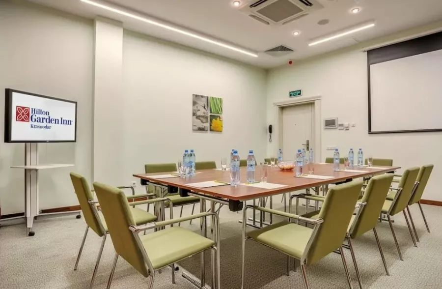 Отель Hilton Garden Inn Krasnodar 4* в Краснодаре: Отель, Номера, СПА-центр, Ресторан, Завтраки, Конференц-зал, Центр города,
