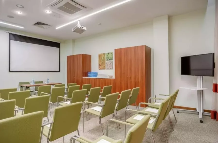 Отель Hilton Garden Inn Krasnodar 4* в Краснодаре: Отель, Номера, СПА-центр, Ресторан, Завтраки, Конференц-зал, Центр города,