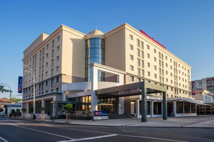 Отель Hilton Garden Inn Krasnodar 4* в Краснодаре: Отель, Номера, СПА-центр, Ресторан, Завтраки, Конференц-зал, Центр города,