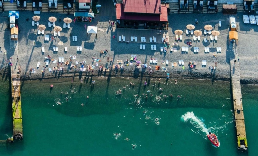Пляж Чайка в Адлере: Пляжи Адлера, Морской берег, Шезлонг, Массаж , Черное Море,