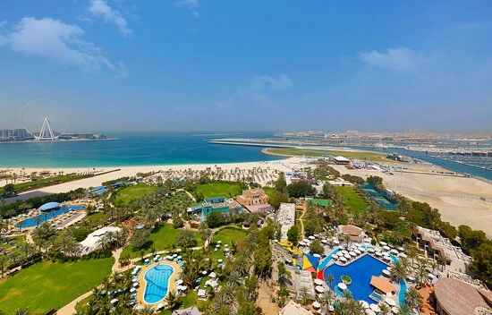 Отель Habtoor Grand Resort, Autograph Collection5* в Дубаи: Тренажерный зал , Аквапарк , Отель 5*, Частный пляж , Спа-салон , Бассейн, Конференц-зал,