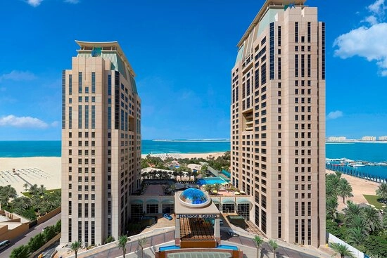 Отель Habtoor Grand Resort, Autograph Collection5* в Дубаи: Тренажерный зал , Аквапарк , Отель 5*, Частный пляж , Спа-салон , Бассейн, Конференц-зал,