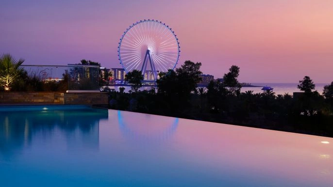 Отель Habtoor Grand Resort, Autograph Collection5* в Дубаи: Тренажерный зал , Аквапарк , Отель 5*, Частный пляж , Спа-салон , Бассейн, Конференц-зал,