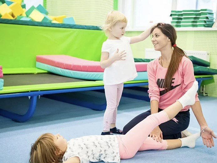 Детский гимнастический центр Gymkids на Стасова в Краснодаре: Детский центр, Детский клуб, Фитнес для детей, Гимнастика, Развиваться, Развлечения, Веселье, Дети, Обучение, Развитие, Детский спорт,