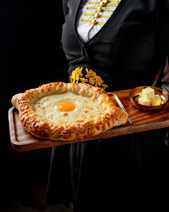 Ресторан Old Tbilisi Georgian Cuisine в Дубаи: Традиционная еда , Еда Грузии , Шашлык, Мясо на гриле , Хинкали, Грузинские танцы ,