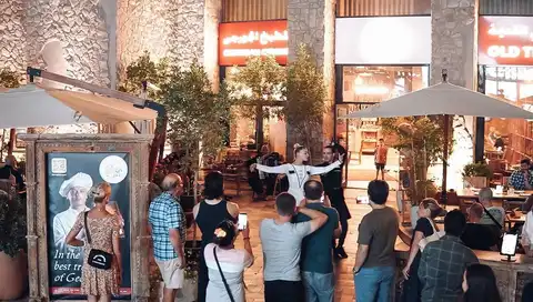 Ресторан Old Tbilisi Georgian Cuisine в Дубаи: Традиционная еда , Еда Грузии , Шашлык, Мясо на гриле , Хинкали, Грузинские танцы ,