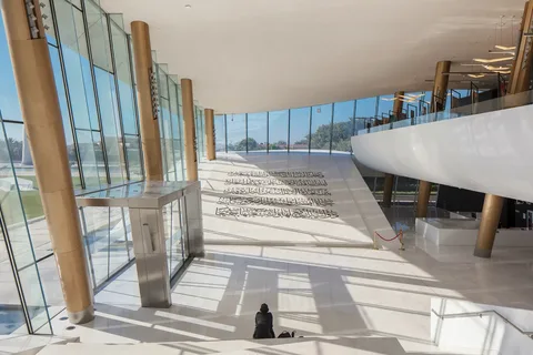 Музей Etihad Museum в Дубаи: Музей , Экскурсии , История личностей , Экспонаты , Экспозиция ,
