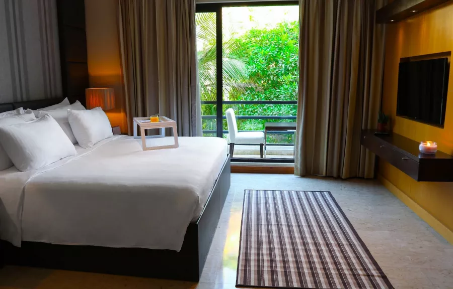 Отель Dubai Marine Beach Resort & SPA 5* в Дубаи: Частный пляж , Удобные номера , Бассейн, Бар , Отель,