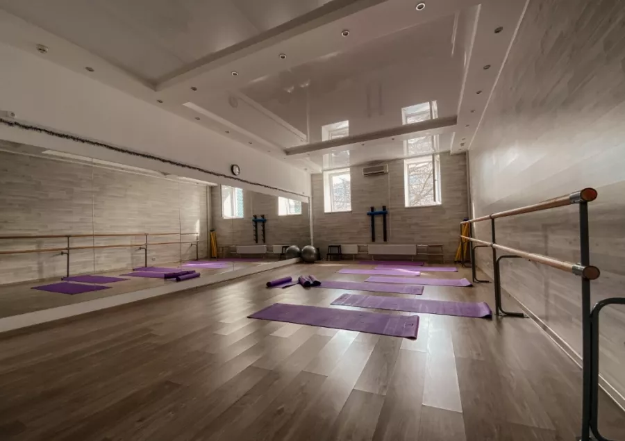 Студия растяжки и фитнеса Fresh Stretching в Москве: Йога , Пилатес, Фитнес для детей, Фитнес для беременных, Стретчинг, TRX тренировки,