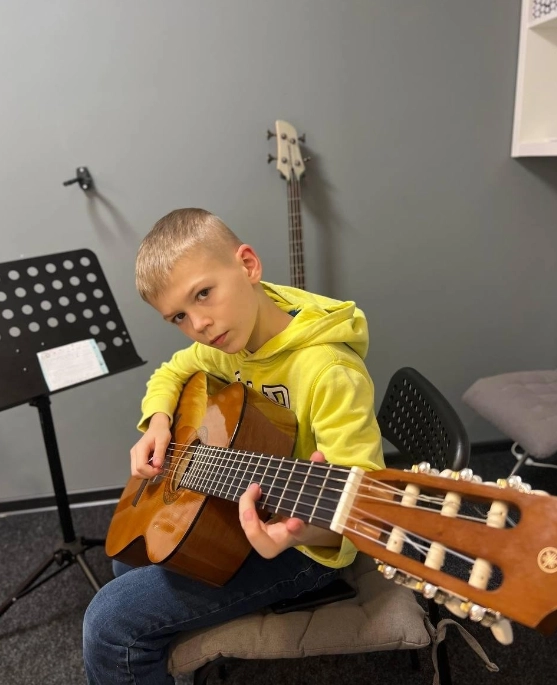 Музыкальная школа Music star в Москве: Гитара, Фортепиано, Барабан, Саксофон, Вокал,