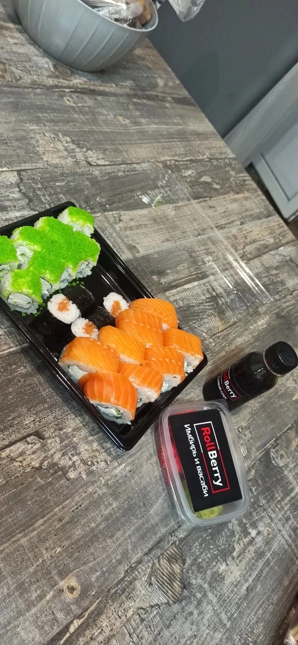 Кафе "RollBerry".