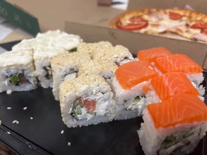 Кафе "RollBerry".