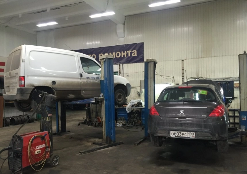 Автотехцентр Автоклиника в Москве: Авторемонт, Автозапчасти и аксессуары, Шиномонтаж, Кузовной Ремонт,