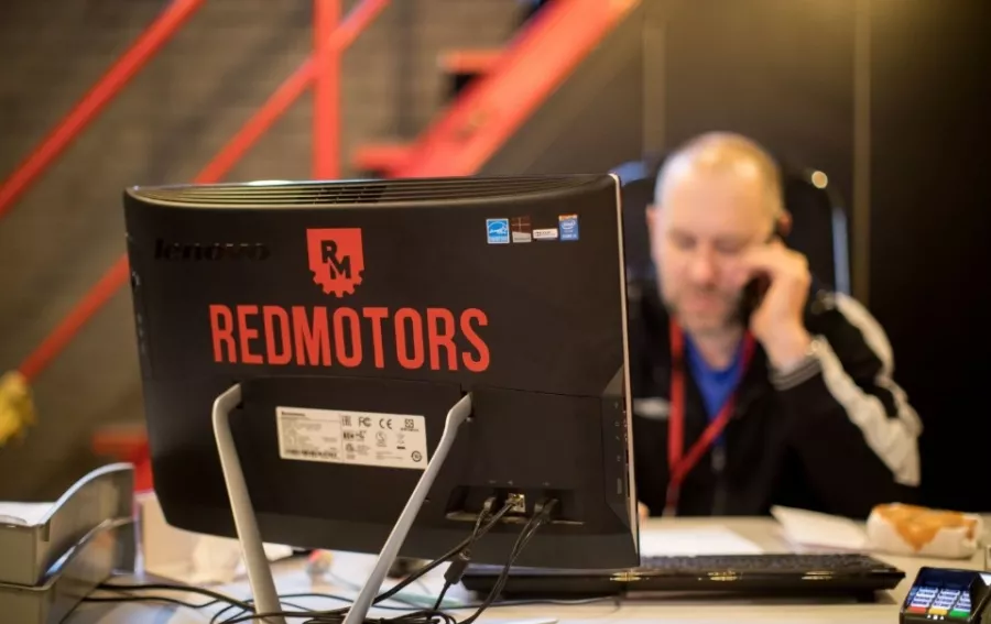 Автотехцентр RED MOTORS в Москве: