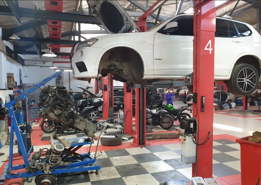 Автотехцентр RED MOTORS в Москве: