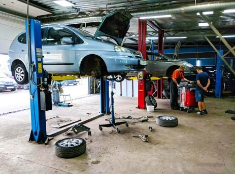 Автосалон FAVORIT MOTORS в Москве: Автозапчасти и аксессуары, Автосвет, Шиномонтаж, Авторемонт,
