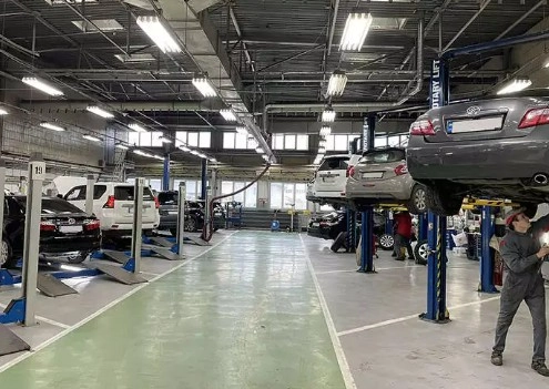 Автосалон "FAVORIT MOTORS".