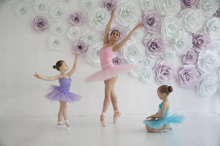 Школа танцев "Lil Ballerine"