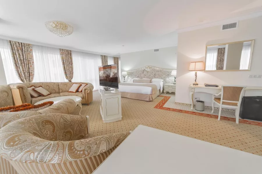 Rimar Hotel Krasnodar 5* в Краснодаре: Отель, Номера, Ресторан, Завтраки, СПА-центр, Фитнес-центр, Бассейн, Конференц-зал,