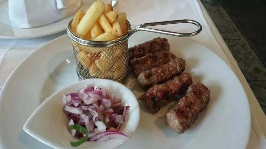Restoran Durmitor в Белграде: Ресторан, Вкусно, Чилим, Покушать,