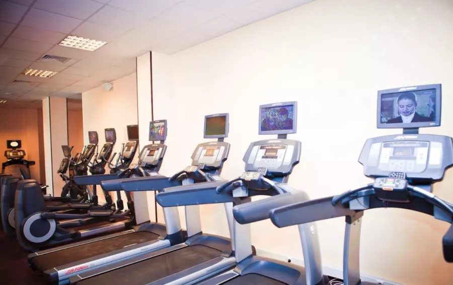 Фитнес зал Fitness House в Санкт-Петербурге: Развиваться, Фитнес, Фитнес зал, Фитнес зал в питере, Тренажерный зал, Занятия с тренером, Индивидуальные занятия с тренером,