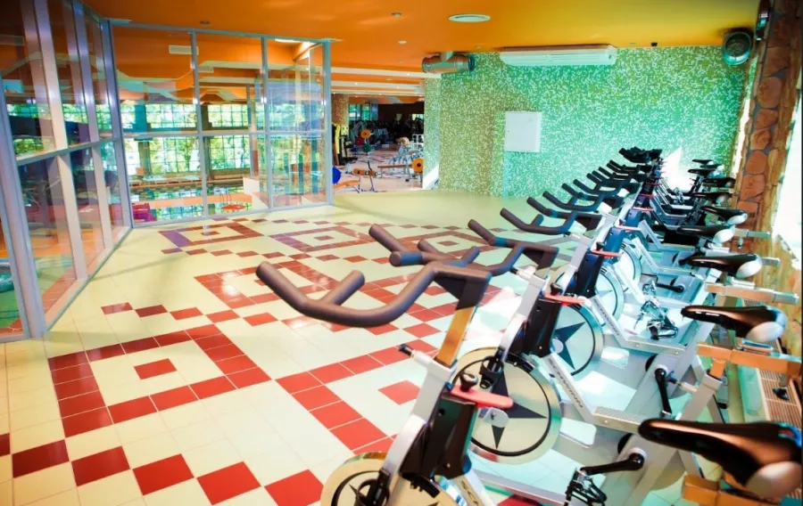 Фитнес зал Fitness House в Санкт-Петербурге: Развиваться, Фитнес, Фитнес зал, Фитнес зал в питере, Тренажерный зал, Занятия с тренером, Индивидуальные занятия с тренером,