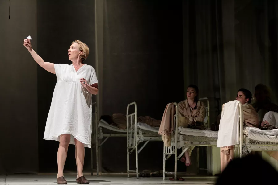 Драматический театр им. В.Ф. Комиссаржевской в Санкт-Петербурге: Литература, Шоу,