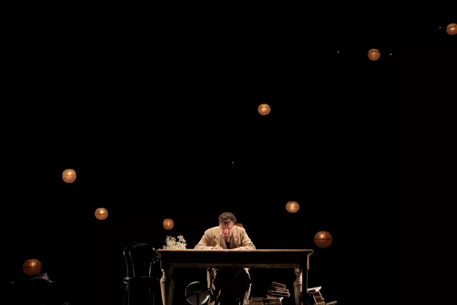 Драматический театр им. В.Ф. Комиссаржевской в Санкт-Петербурге: Литература, Шоу,