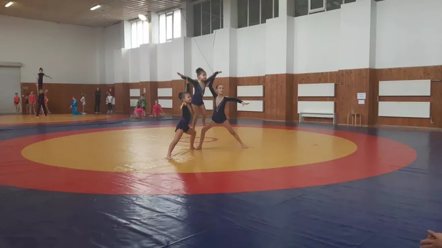 Федерация спортивной акробатики и прыжковых видов спорта в Анапе в Анапе: Акробатика, Дети, Прыжки На Батуте, Хореография, Спортивная Гимнастика,