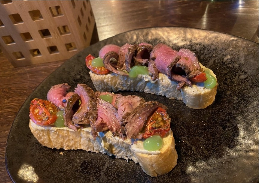 Городское кафе BBQ Kitchen в Москве: Кафе, Быстрое питание, Вкусно, Открытый огонь,