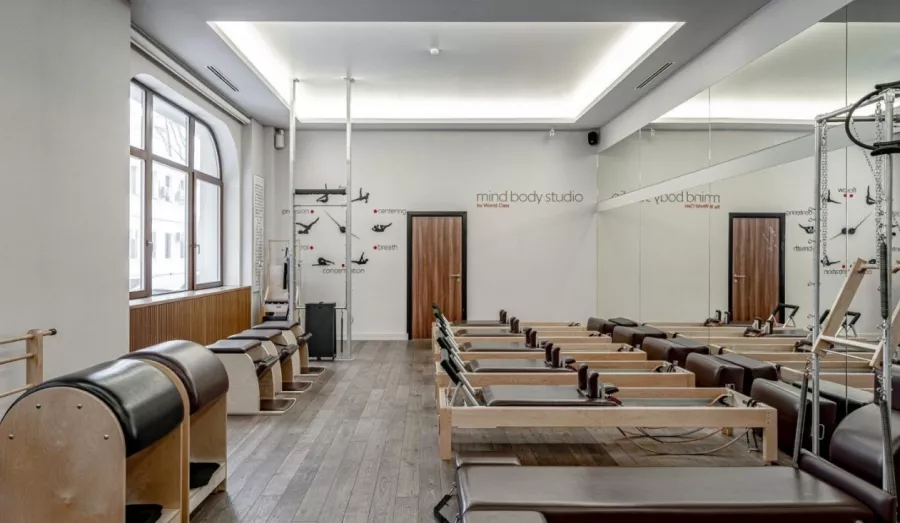 Спортивная-студия Mind body studio by world class в Москве: Йога, Пилатес, Аэробика,