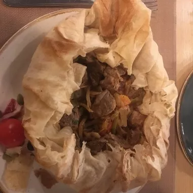 Ресторан армянской кухни "Lavash Restaurant" (Լավաշ ռեստորան).