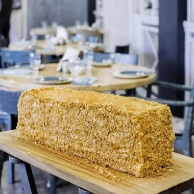 Ресторан армянской кухни "Lavash Restaurant" (Լավաշ ռեստորան).